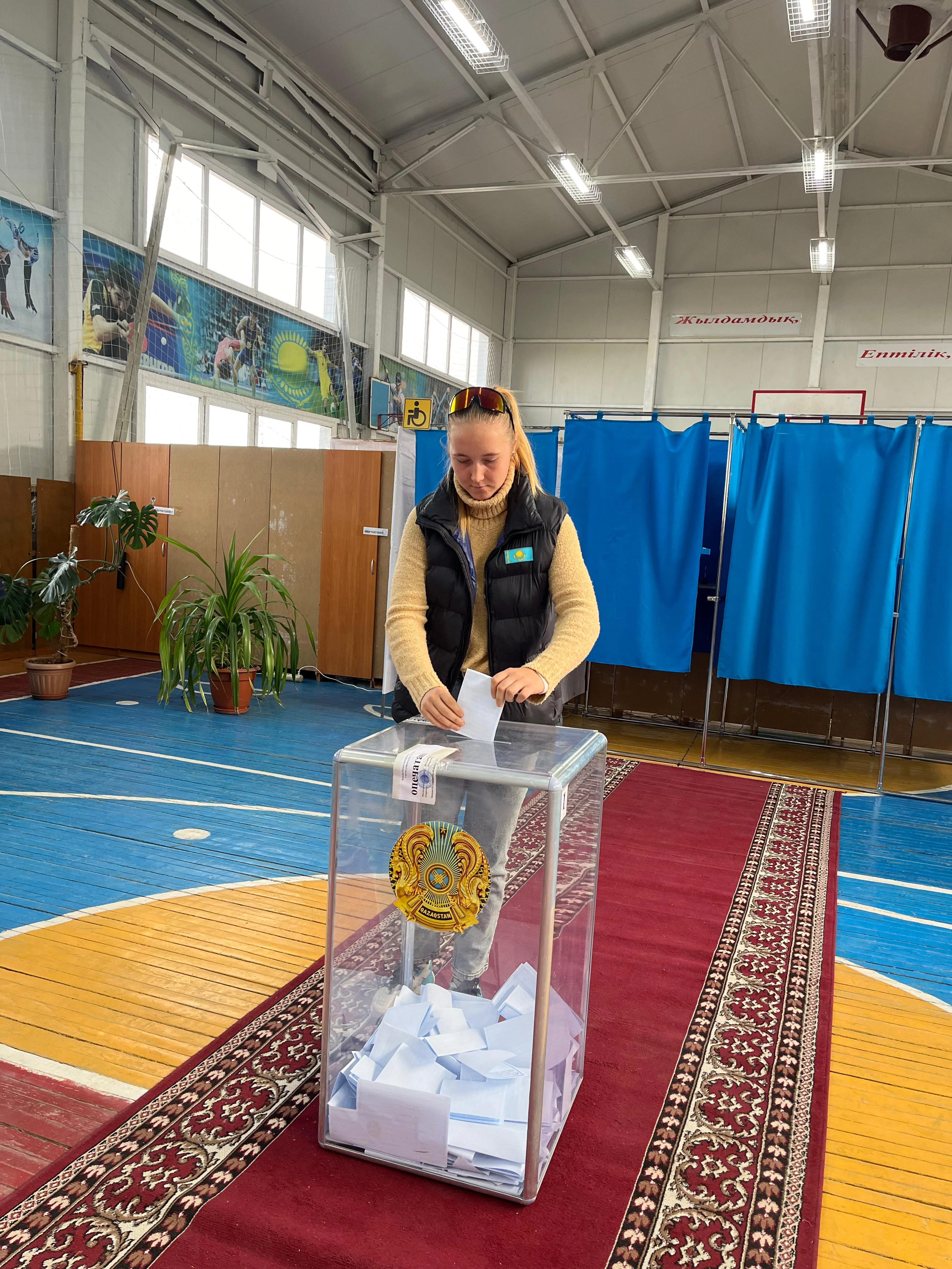 Участница летних олимпийских игр Мария Бровкова проголосовала в своем родном селе